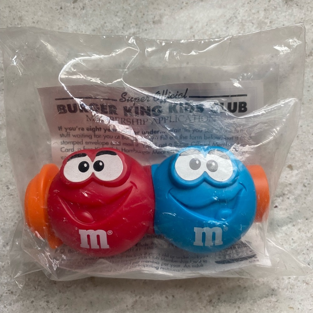 1997 Burger King Kids Club M&M's Minis Noise Maker Toy
